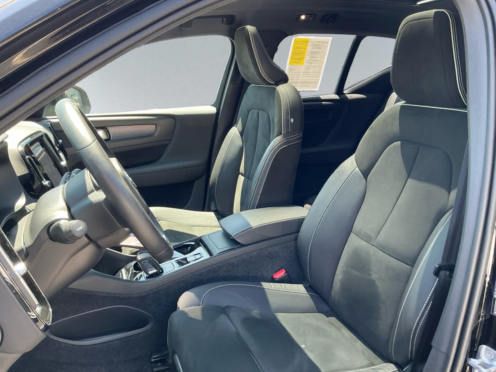 used 2021 Volvo XC40 car, priced at $28,998