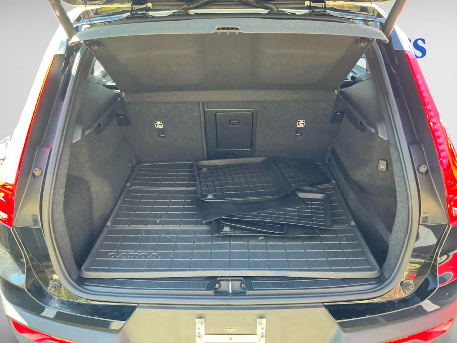 used 2019 Volvo XC40 car, priced at $24,999