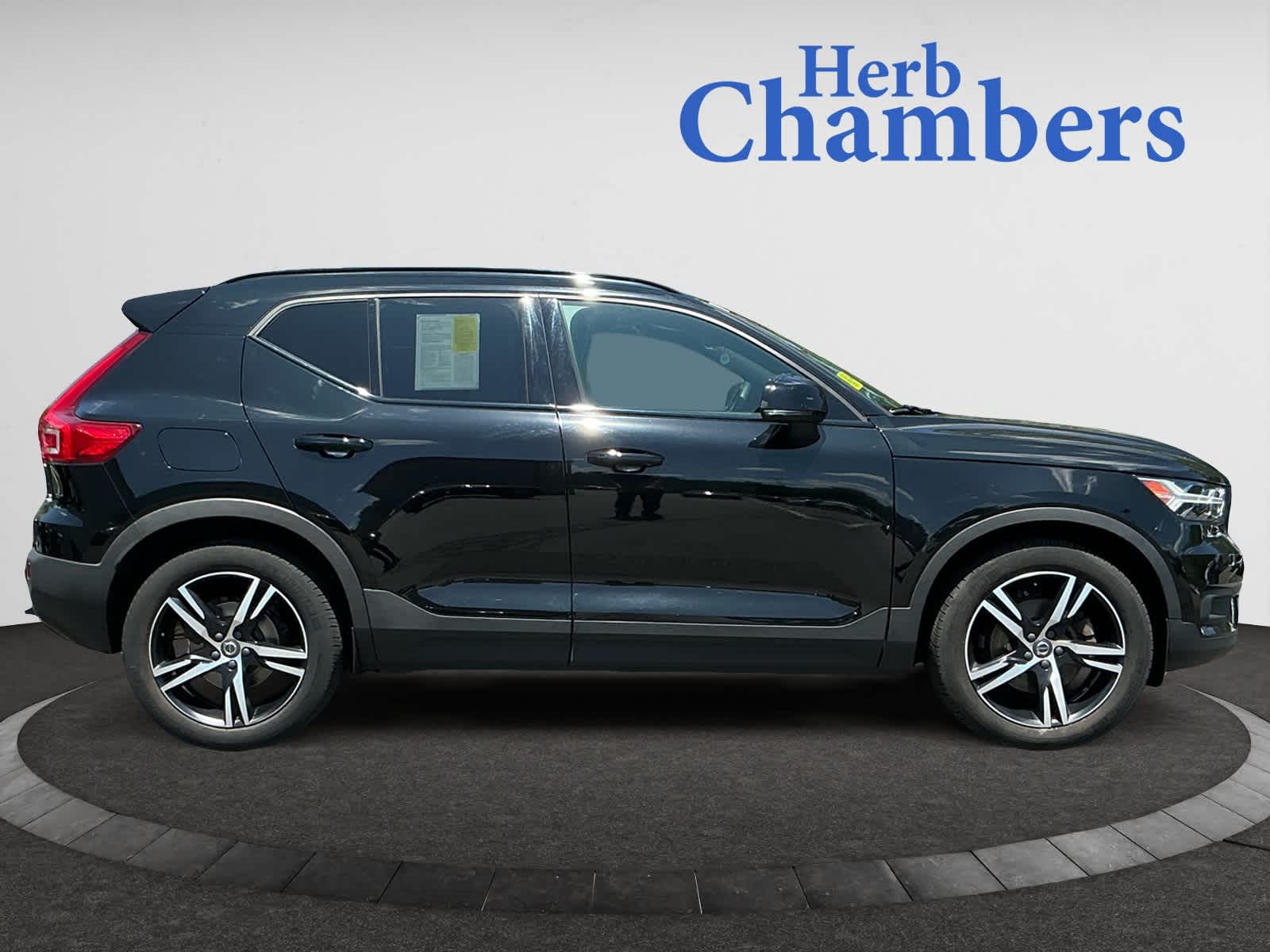 used 2021 Volvo XC40 car, priced at $28,998