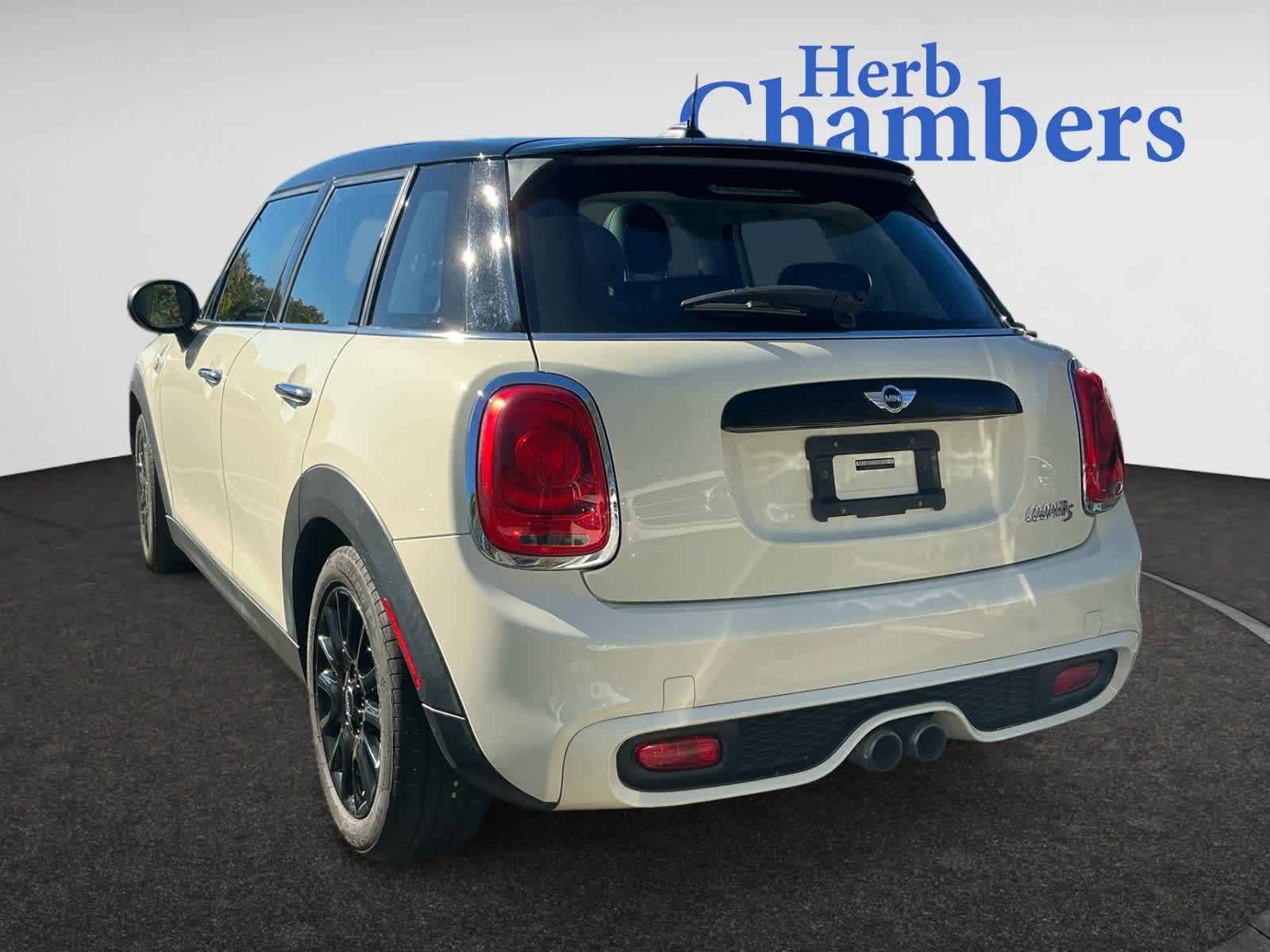 used 2016 MINI Hardtop 4 Door car, priced at $10,399
