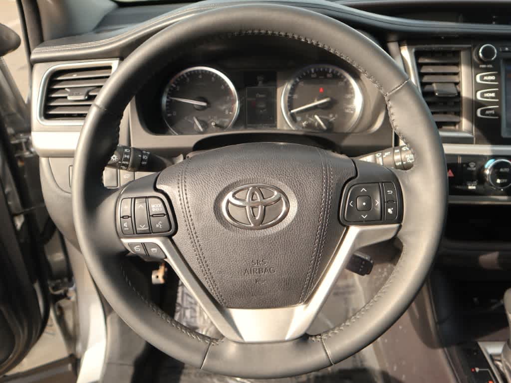 used 2016 Toyota Highlander car, priced at $21,498