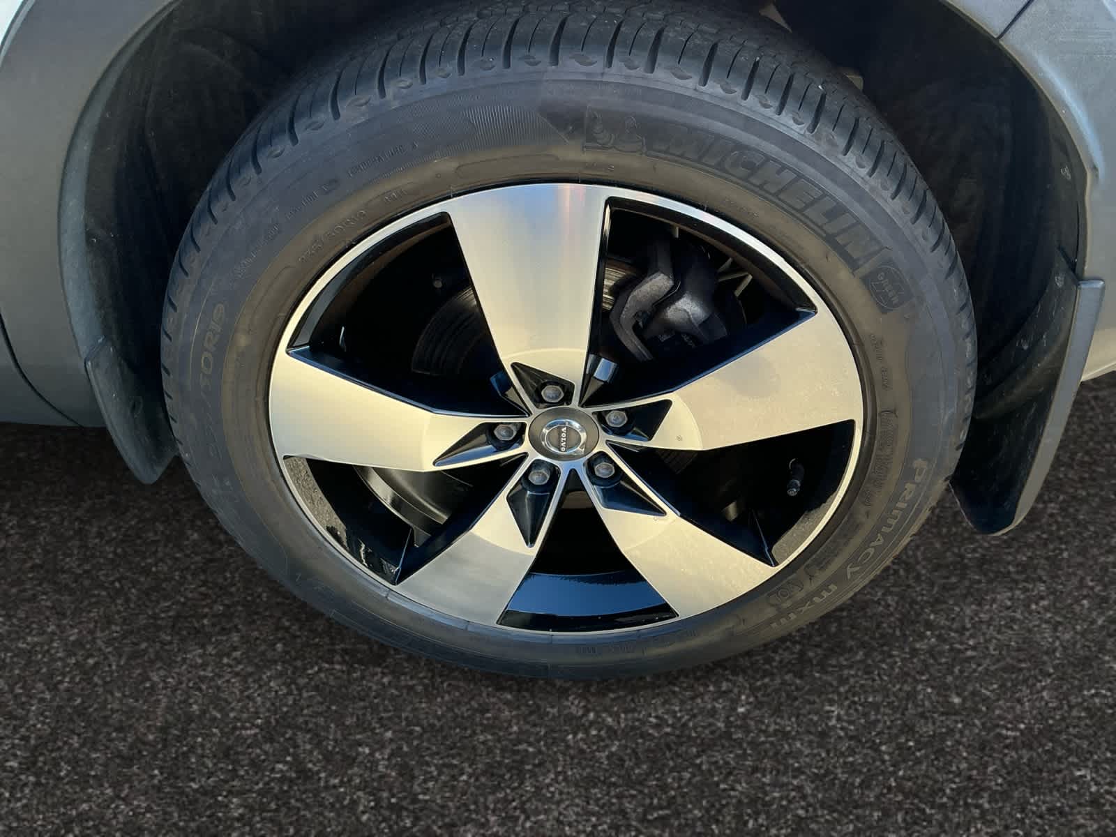 used 2019 Volvo XC40 car, priced at $19,899