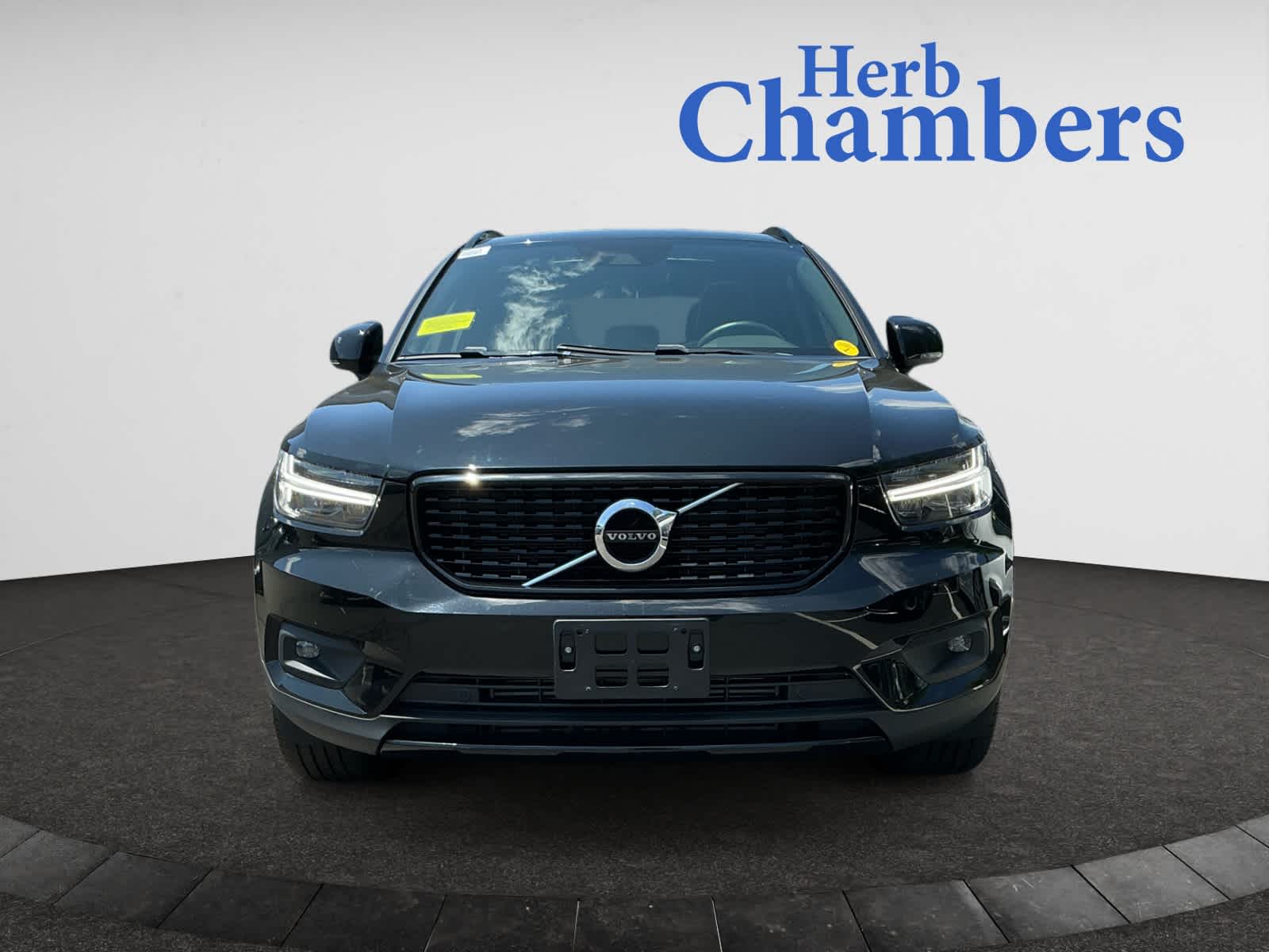 used 2021 Volvo XC40 car, priced at $28,998
