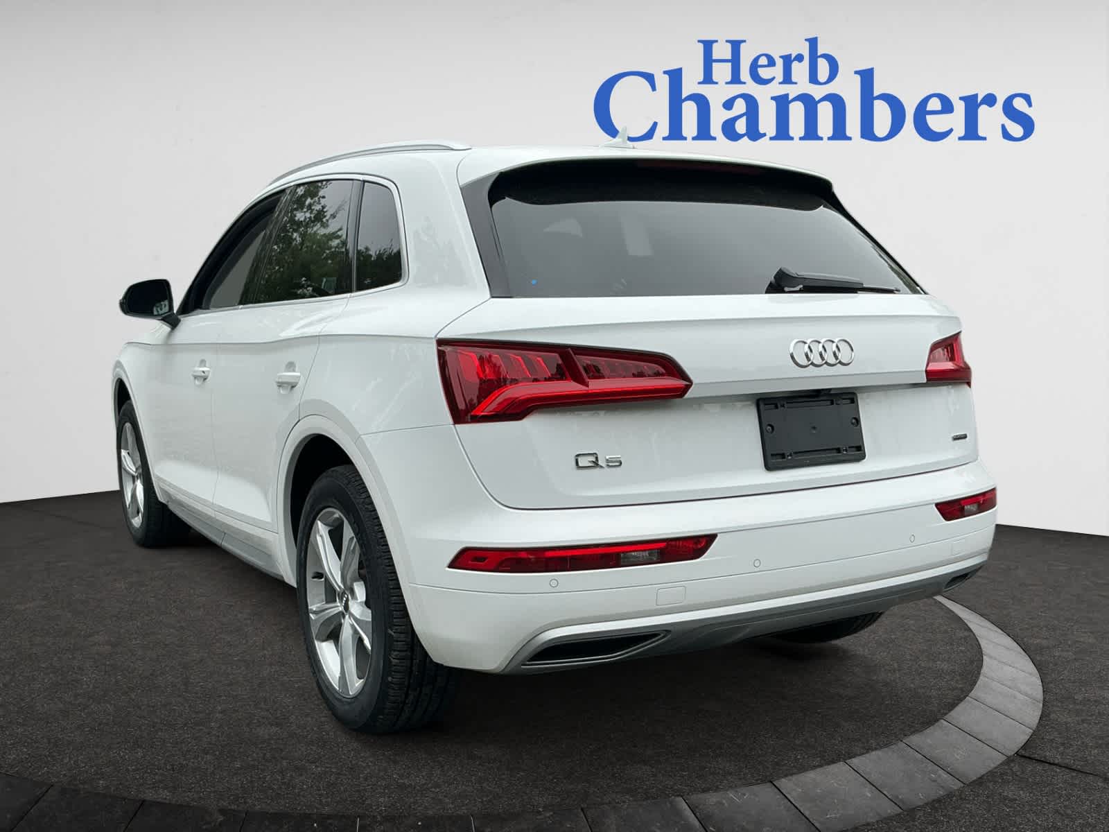 used 2020 Audi Q5 car, priced at $27,998