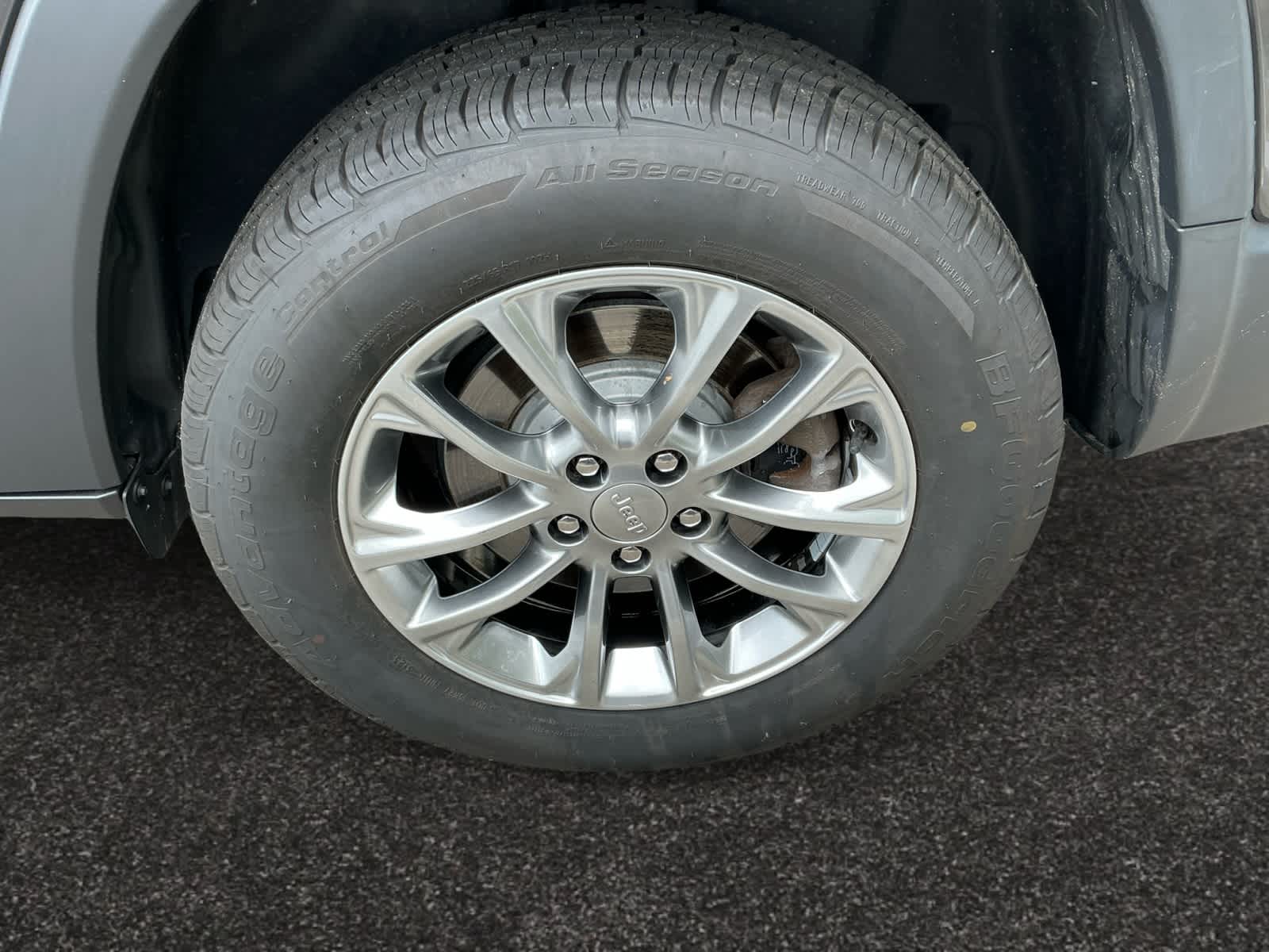 used 2019 Jeep Cherokee car, priced at $15,998