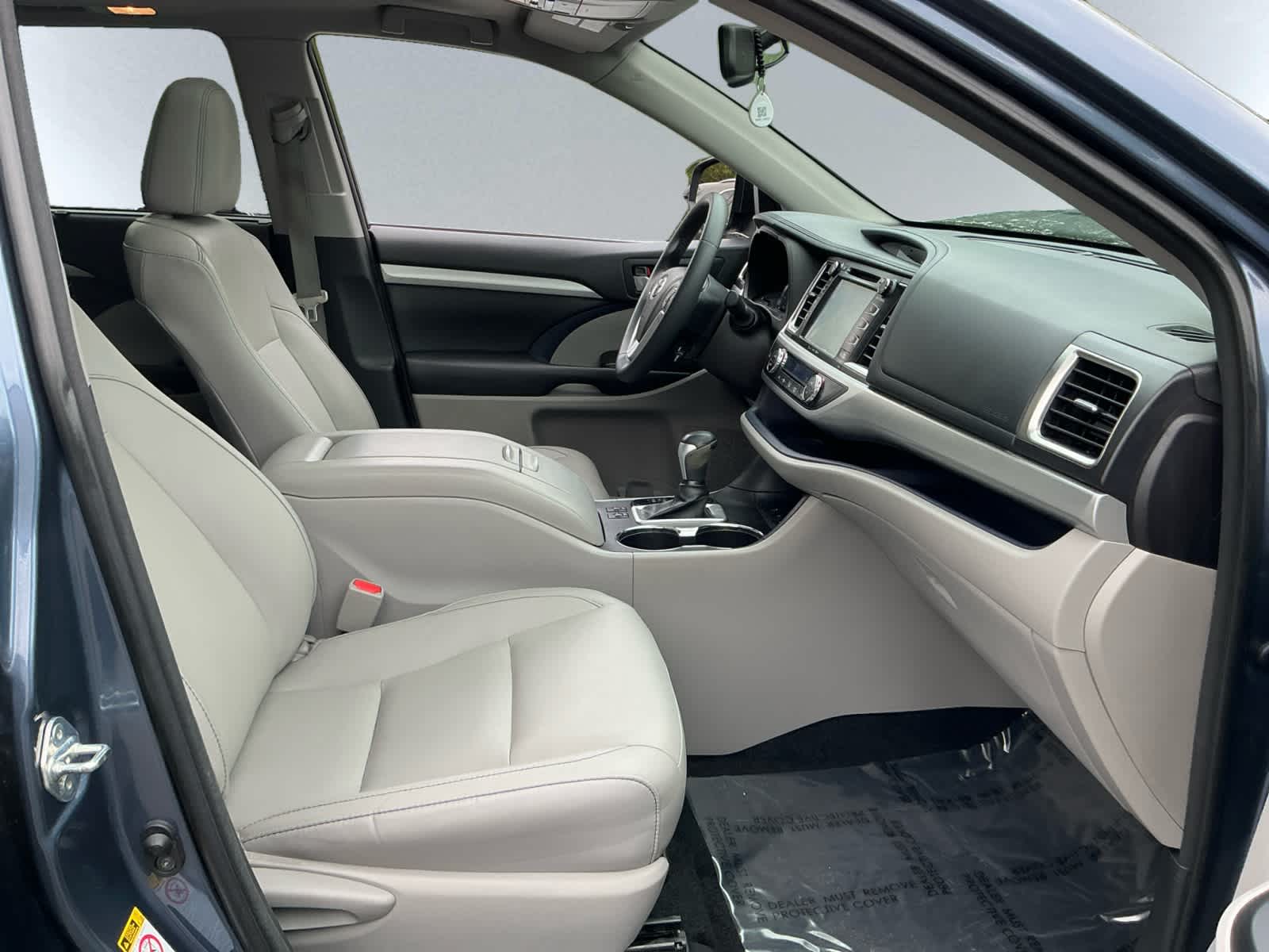 used 2016 Toyota Highlander car, priced at $25,998
