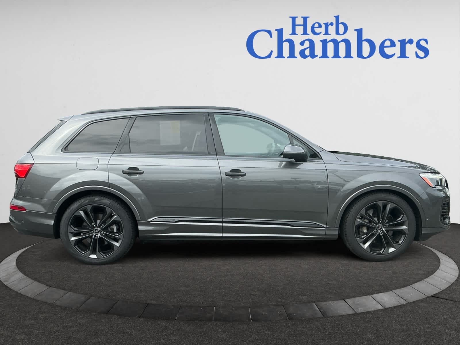 used 2025 Audi Q7 car, priced at $69,888