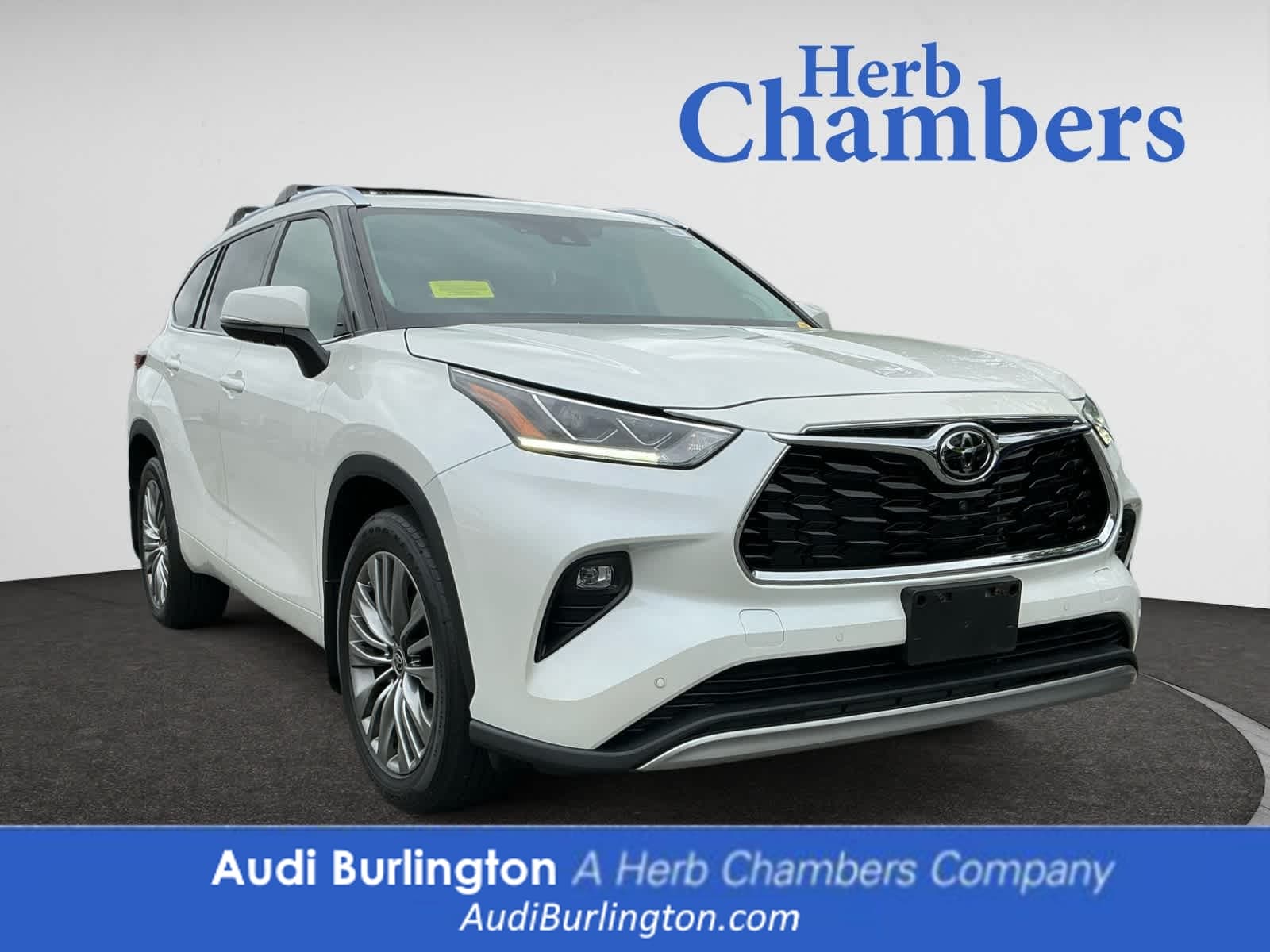 used 2021 Toyota Highlander car, priced at $40,998