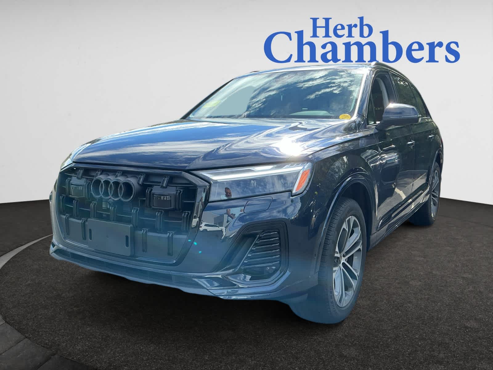 used 2025 Audi Q7 car, priced at $56,999