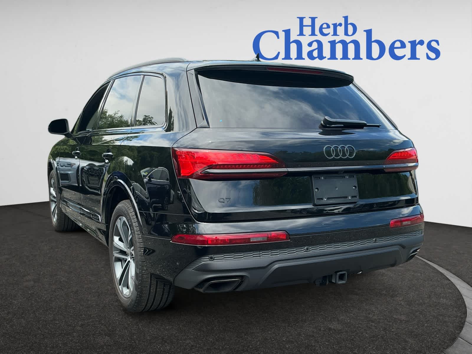 used 2025 Audi Q7 car, priced at $58,998