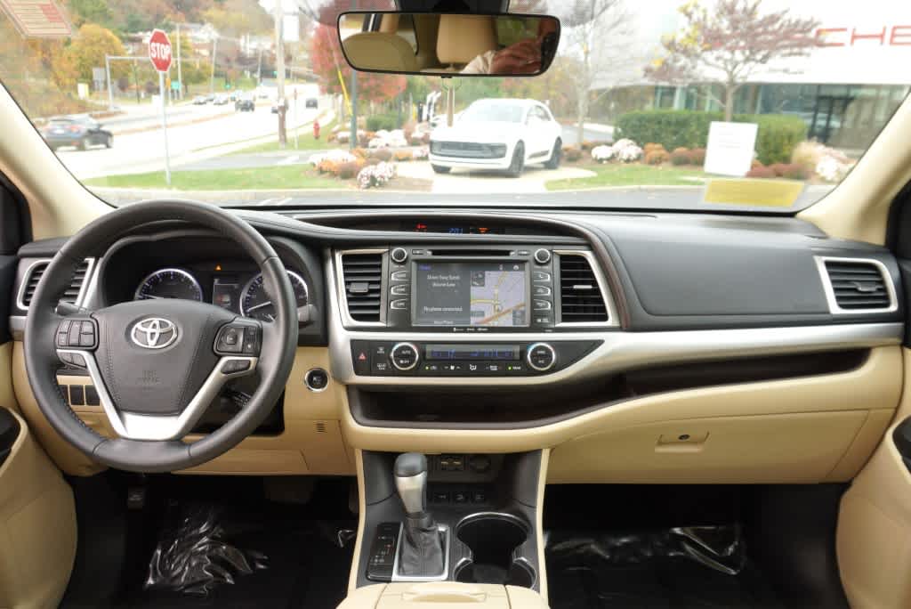 used 2019 Toyota Highlander car, priced at $25,998