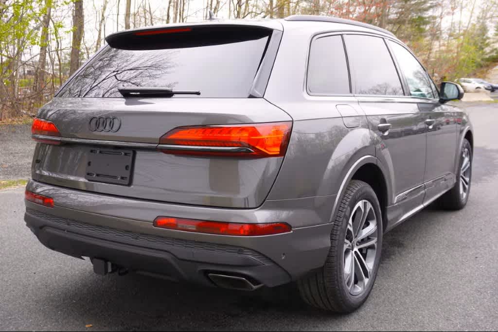new 2026 Audi Q7 car, priced at $78,445