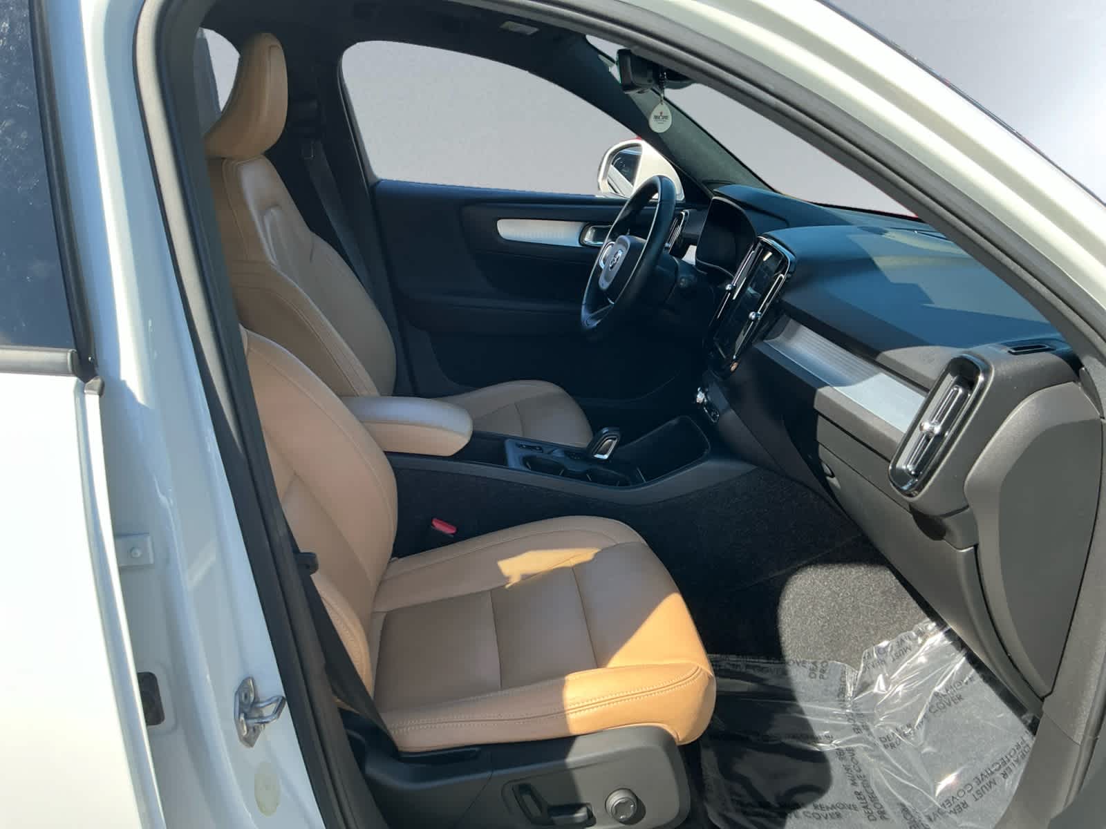 used 2019 Volvo XC40 car, priced at $19,899
