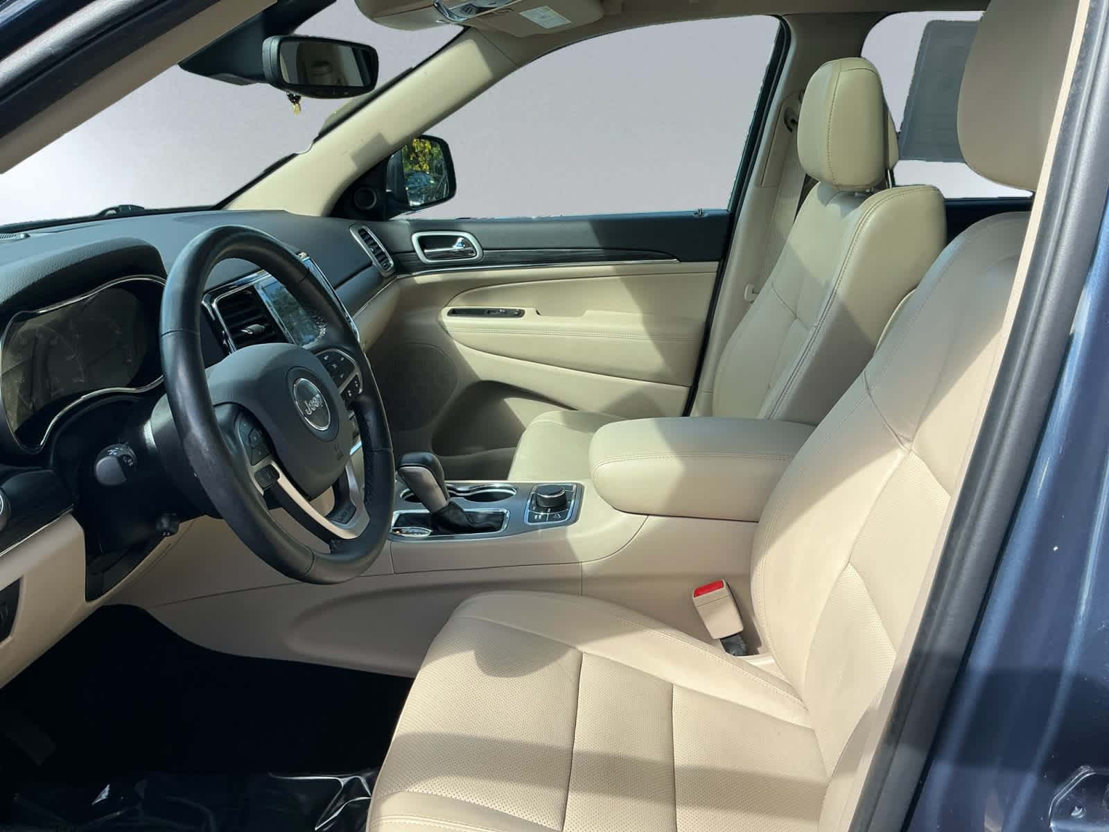 used 2020 Jeep Grand Cherokee car, priced at $27,099