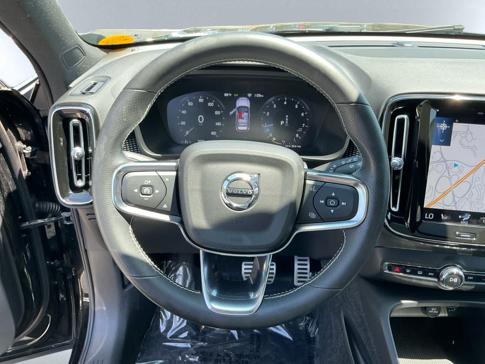 used 2021 Volvo XC40 car, priced at $28,998