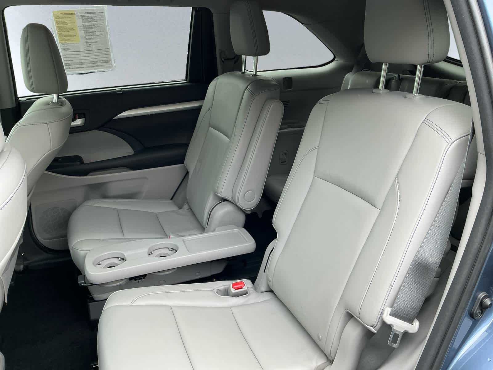 used 2016 Toyota Highlander car, priced at $25,998