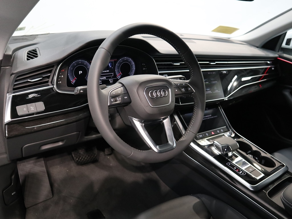 new 2025 Audi Q8 car