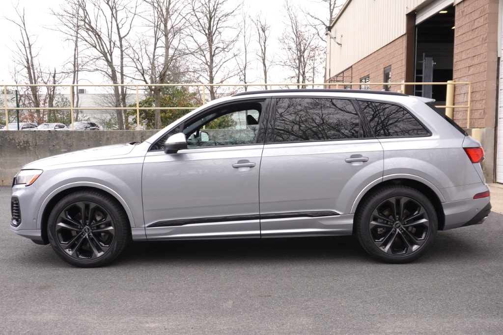 new 2025 Audi Q7 car, priced at $77,750