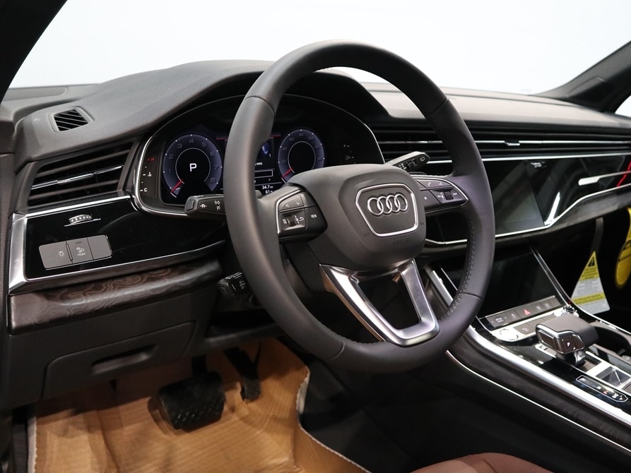 new 2025 Audi Q7 car, priced at $77,580
