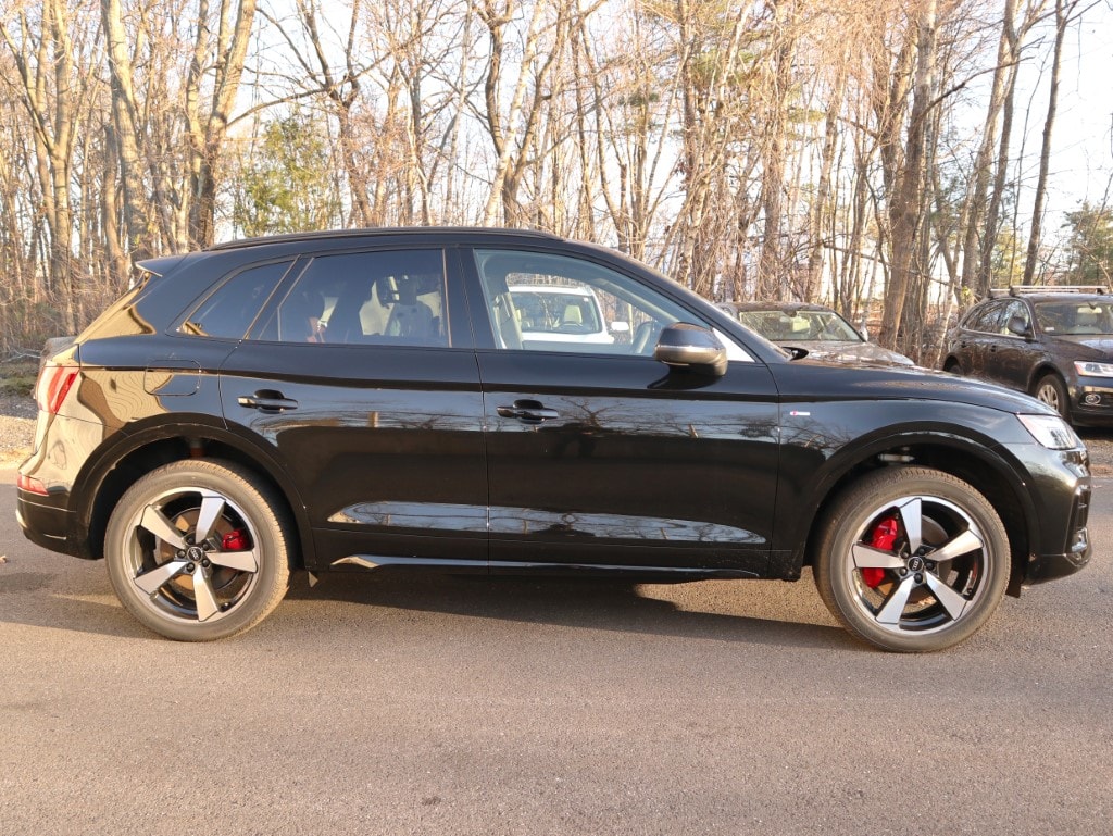 new 2025 Audi Q5 car, priced at $59,380