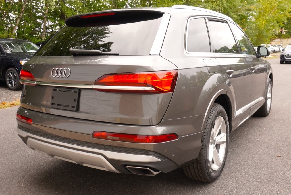 new 2025 Audi Q7 car