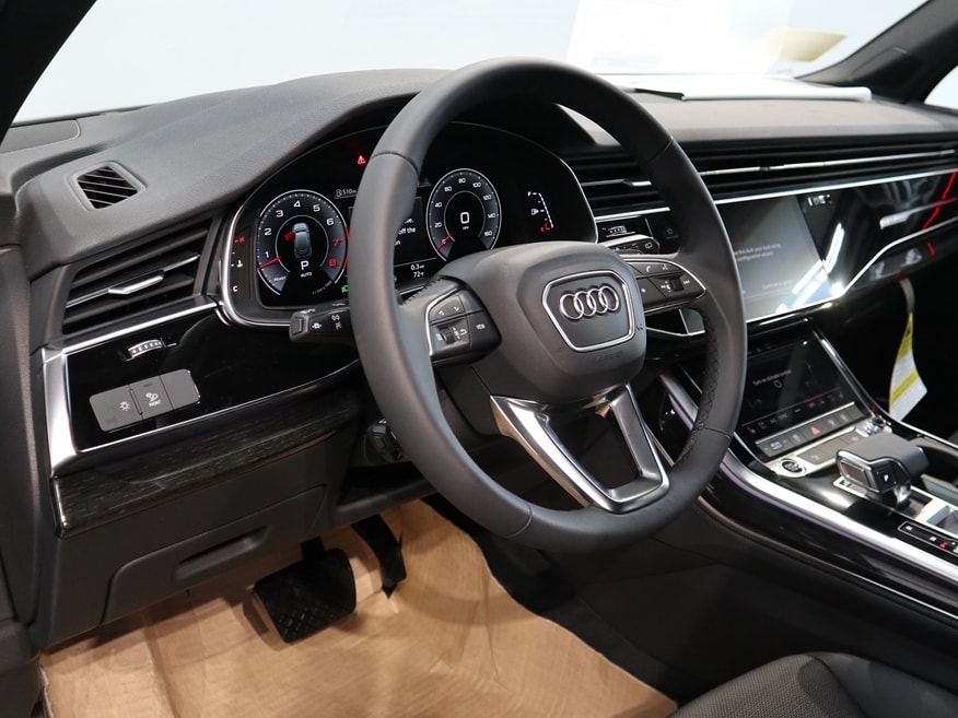 new 2025 Audi Q7 car, priced at $75,800