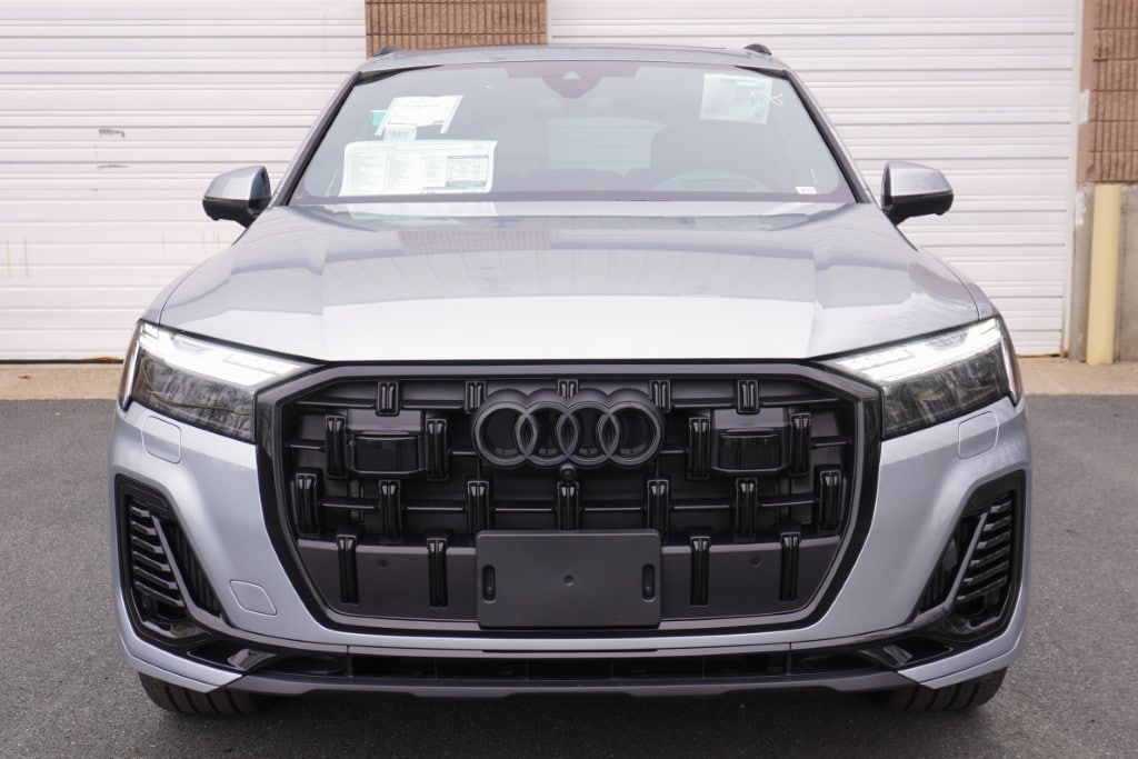 new 2025 Audi Q7 car