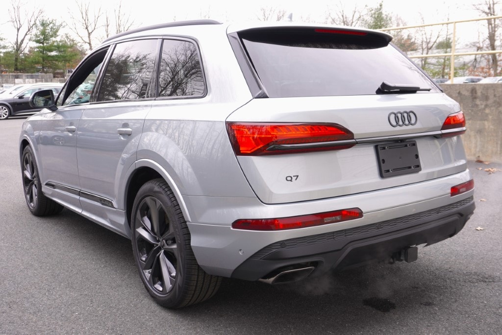 new 2025 Audi Q7 car