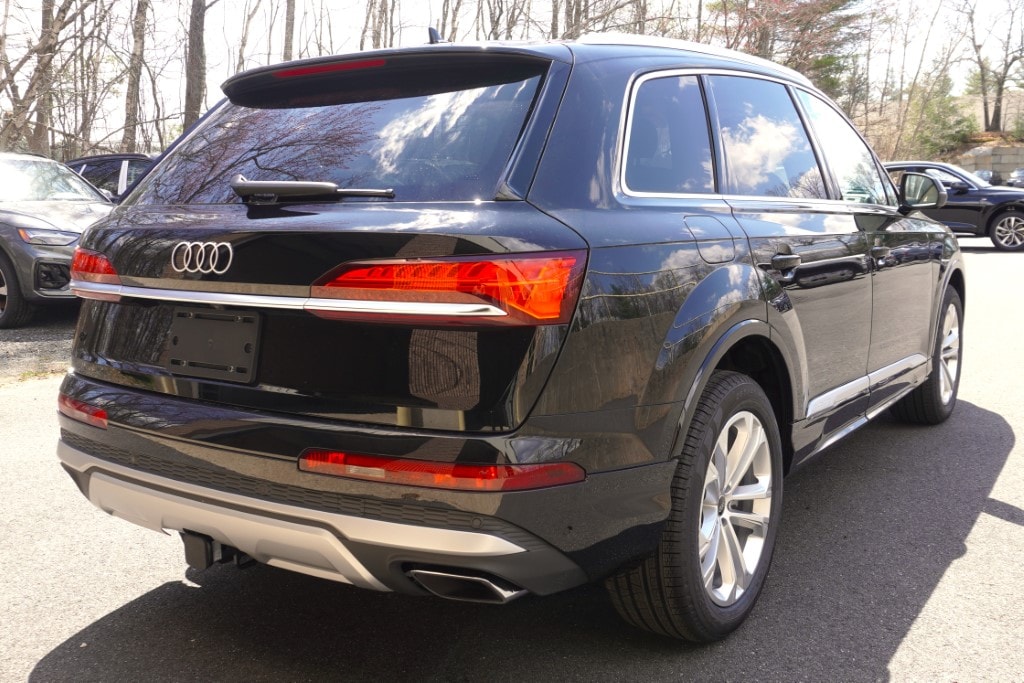 new 2025 Audi Q7 car