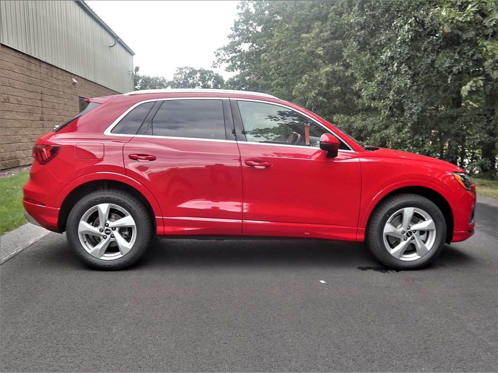 new 2025 Audi Q3 car, priced at $44,785