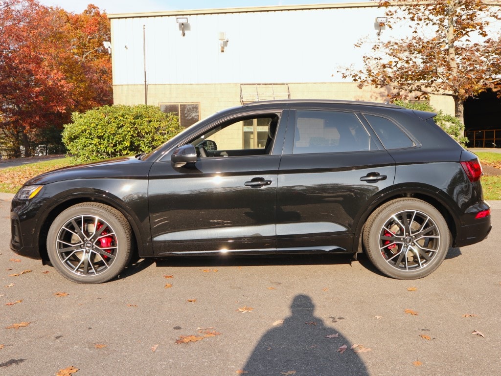 new 2025 Audi SQ5 car, priced at $70,140