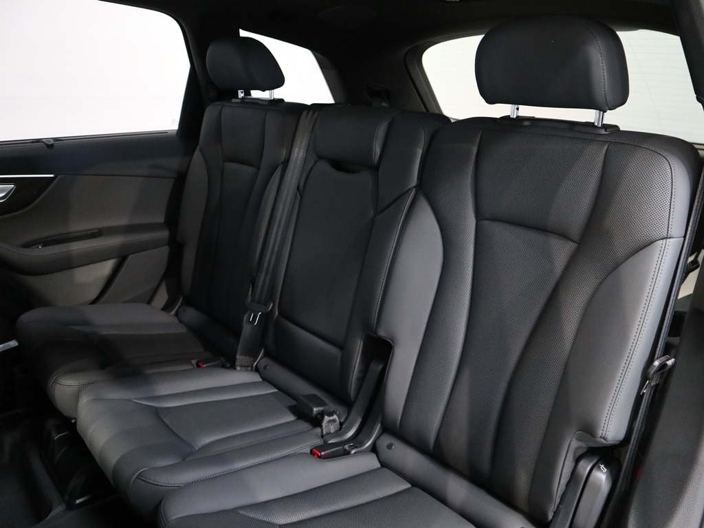new 2025 Audi Q7 car