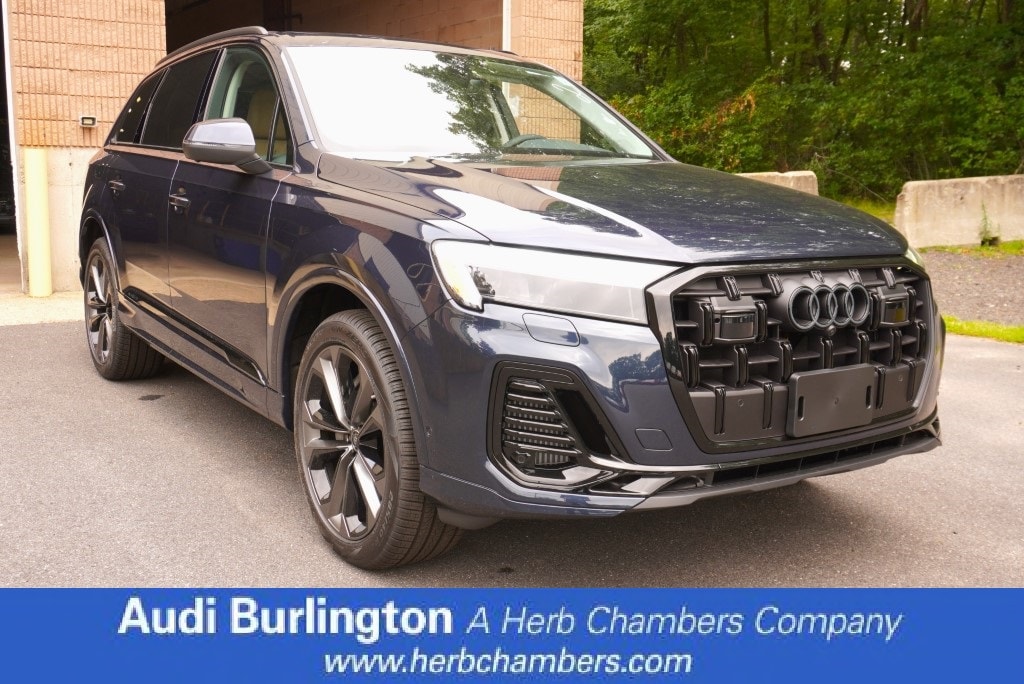 new 2025 Audi Q7 car, priced at $75,450