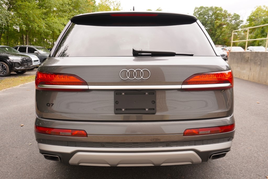 new 2025 Audi Q7 car