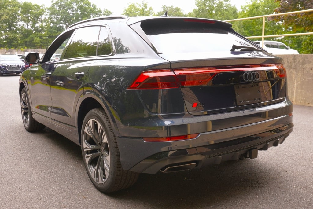 new 2025 Audi Q8 car