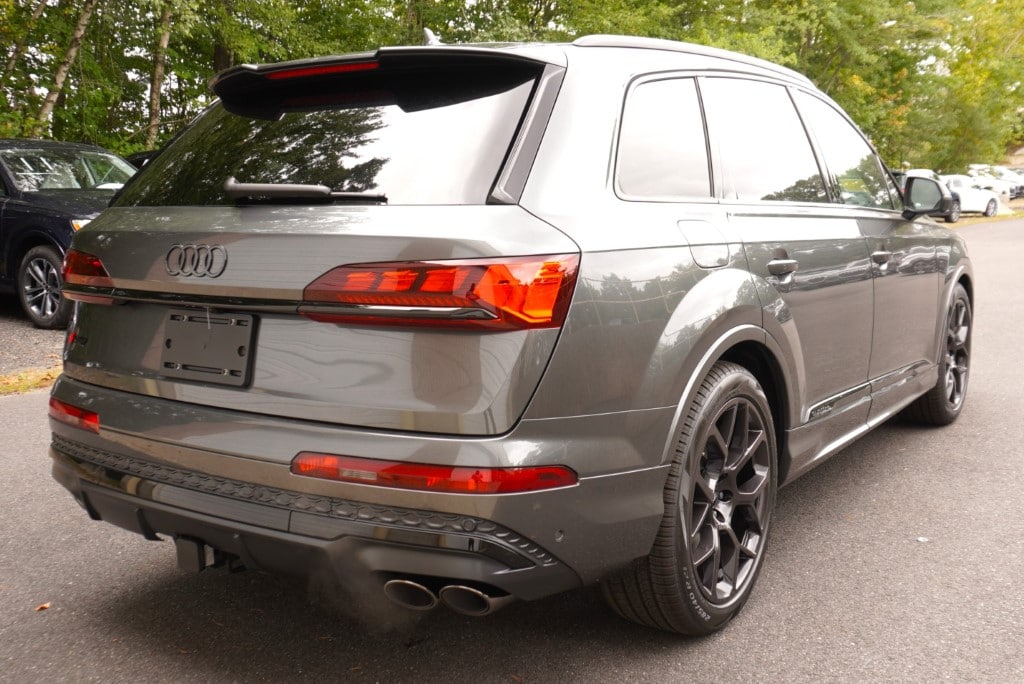 new 2025 Audi SQ7 car