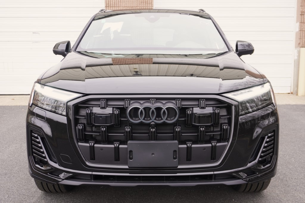 new 2025 Audi Q7 car, priced at $84,585