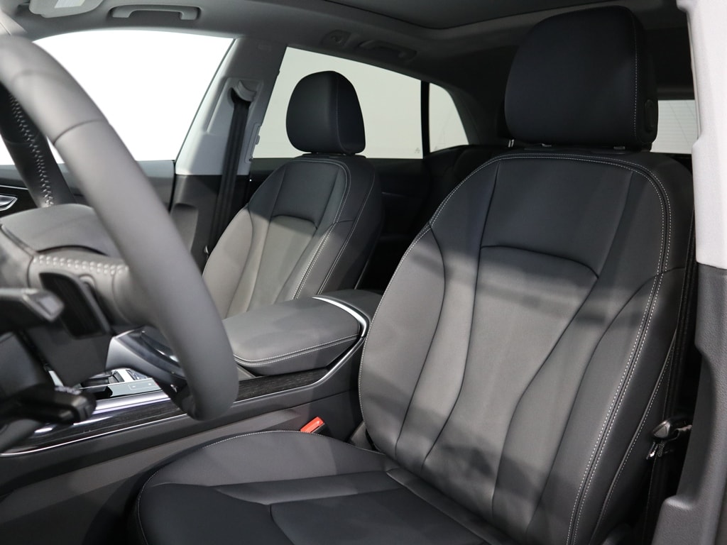new 2025 Audi Q8 car