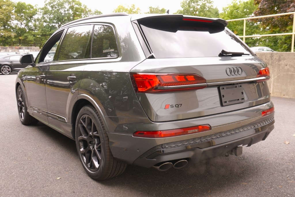 new 2025 Audi SQ7 car