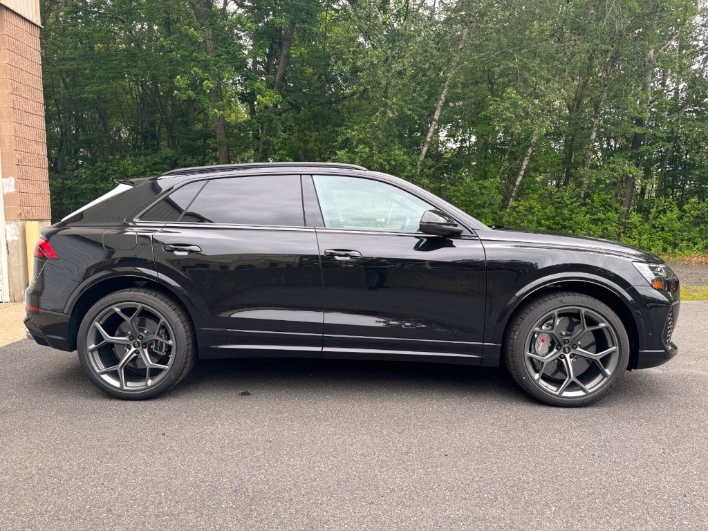 new 2025 Audi RS Q8 car, priced at $145,590