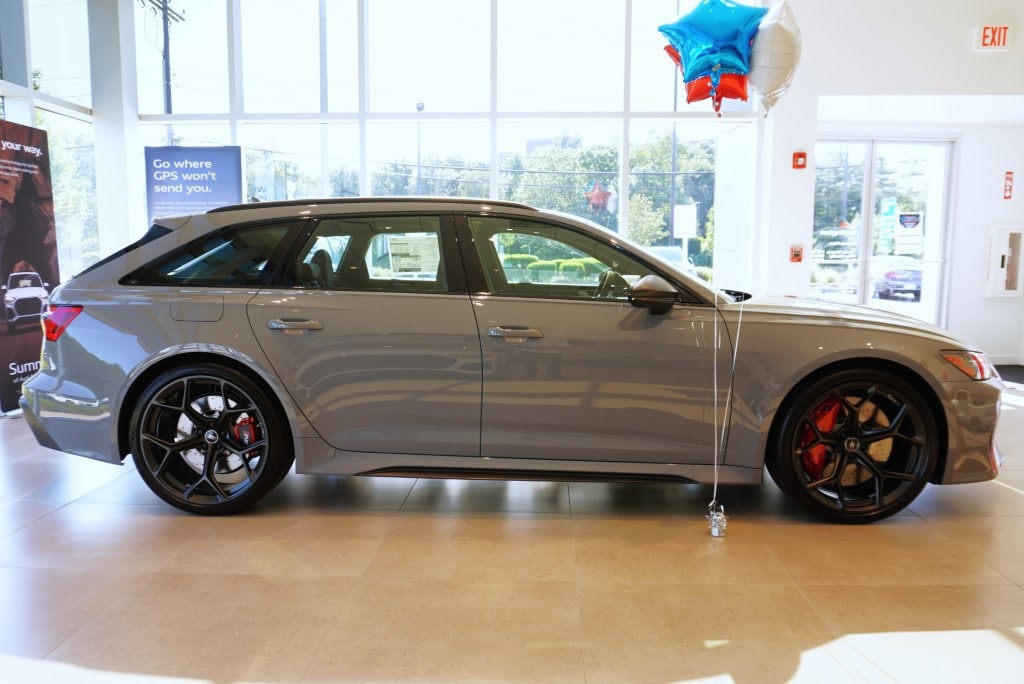 new 2025 Audi RS 6 Avant car, priced at $142,995