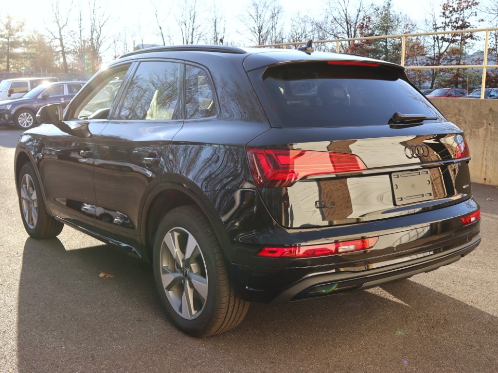 new 2025 Audi Q5 car, priced at $54,930