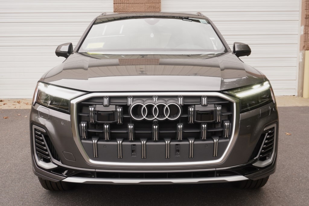 new 2025 Audi Q7 car
