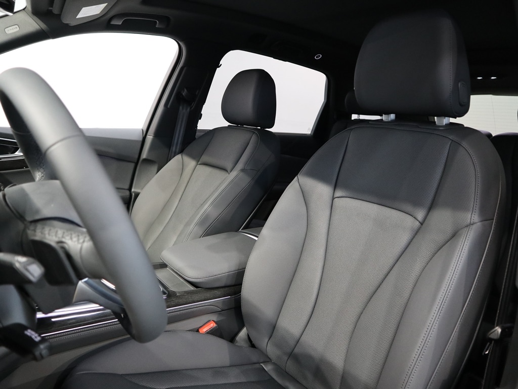 new 2025 Audi Q7 car