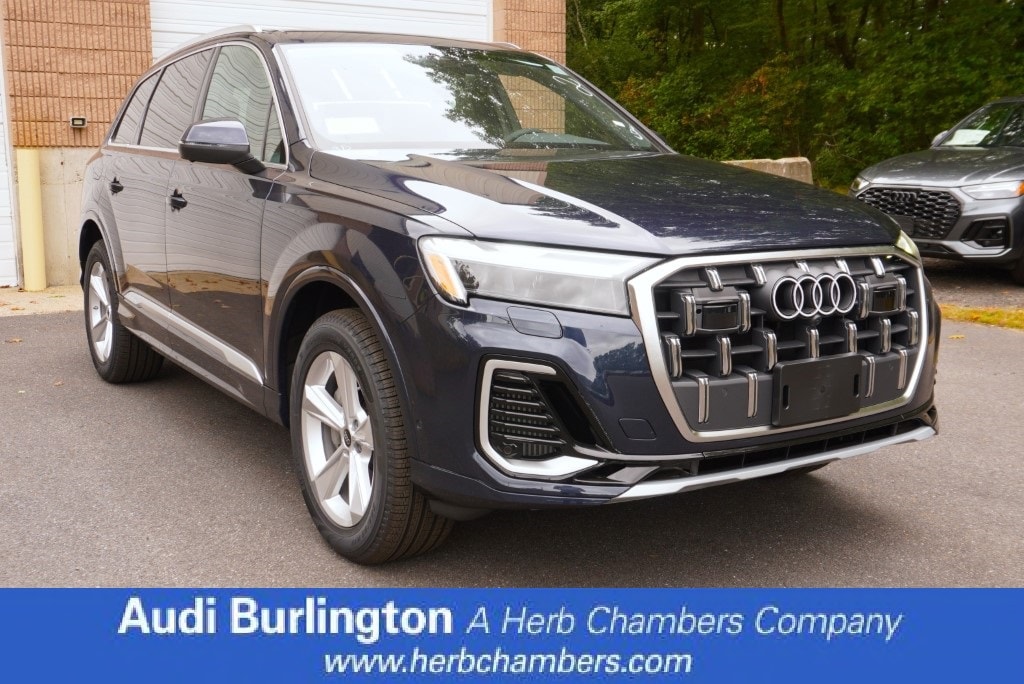 new 2025 Audi Q7 car, priced at $76,480