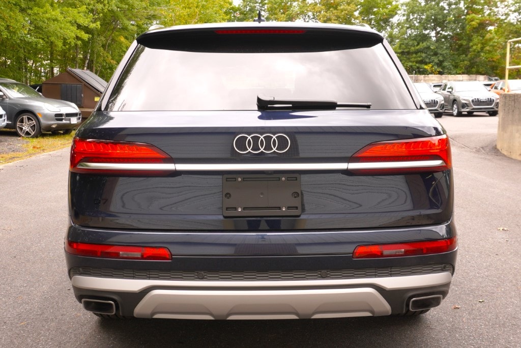 new 2025 Audi Q7 car, priced at $76,480