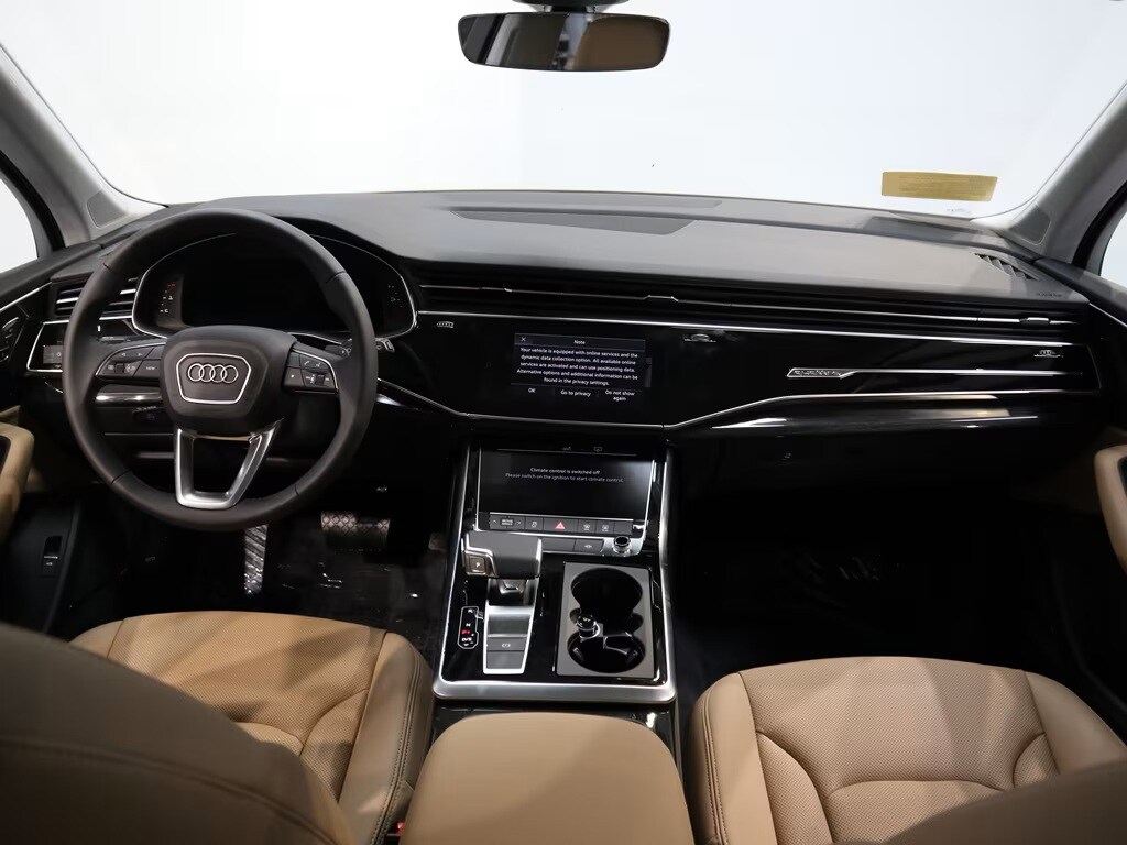 new 2025 Audi Q7 car, priced at $76,480