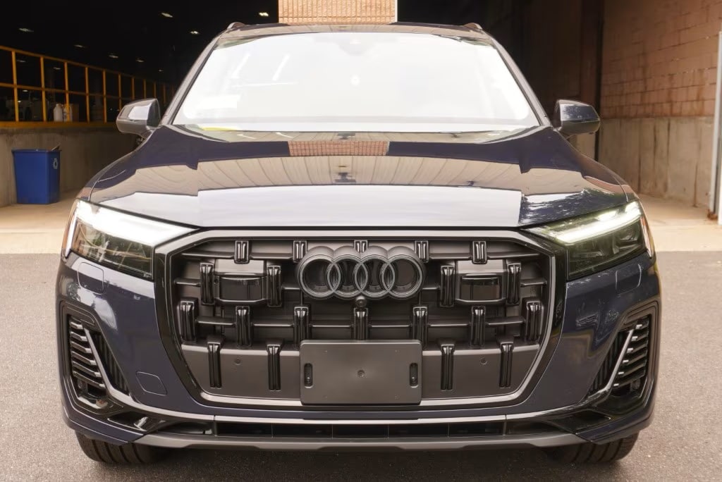 new 2026 Audi Q7 car, priced at $78,445