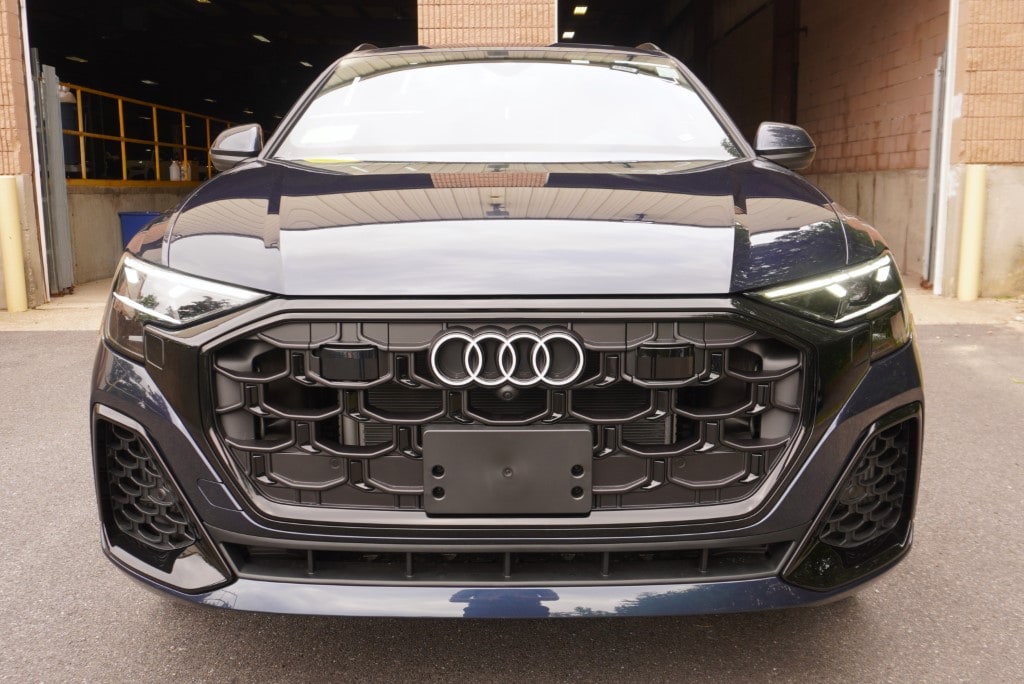 new 2025 Audi Q8 car