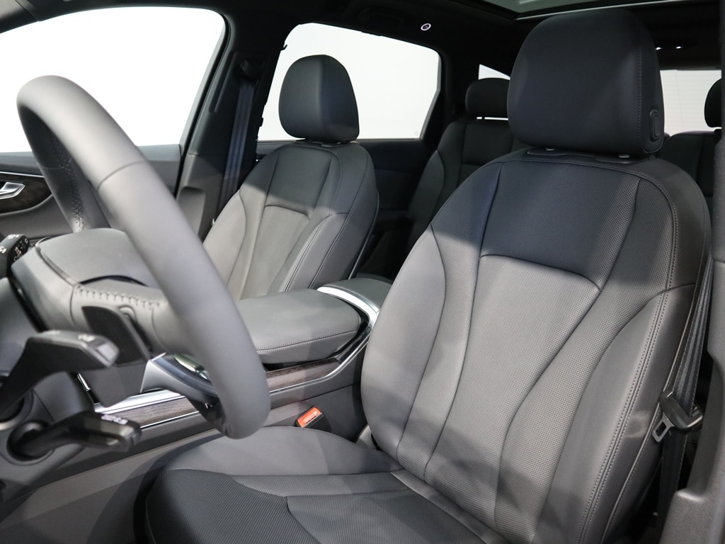 new 2025 Audi Q7 car